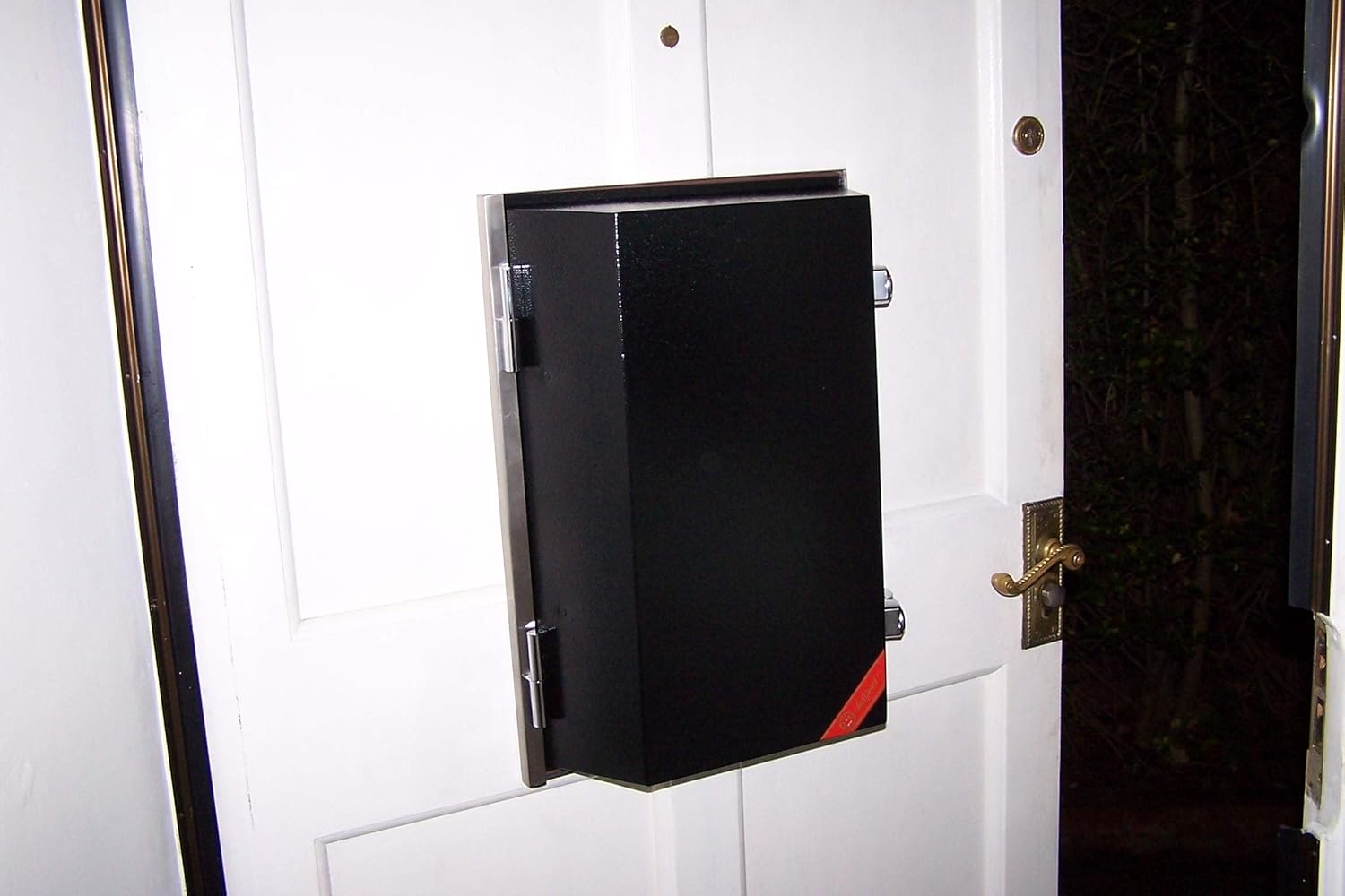 IdealGuard™/SE – Deluxe, More Capacious, Enhanced Security & Eco Letterbox Attachment (Black) - Image 4